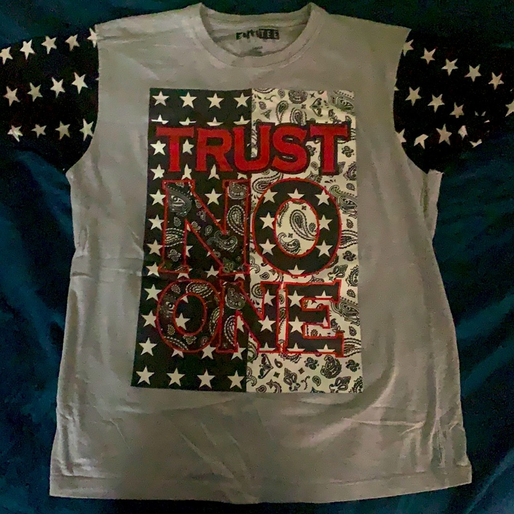 Enti-Tee Brand “Trust No One” Tee